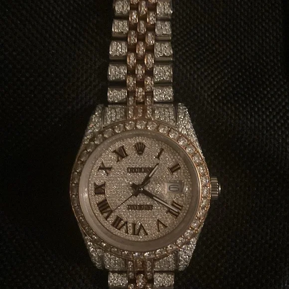 Elegant Silver and Gold Watch moissionaite - Picture 1 of 7